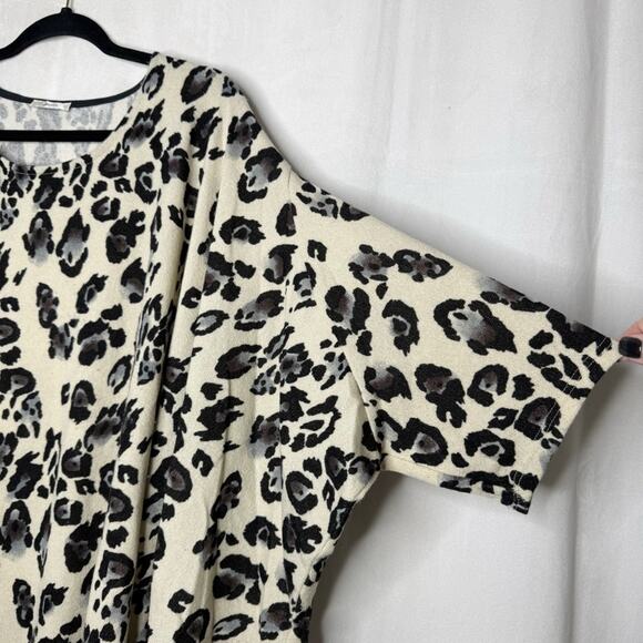 JODIFL / cream black gray leopard print oversized tunic poncho top / OS - Picture 3 of 6